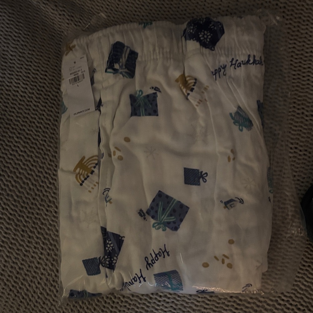 NWT Old Navy Men’s Hanukkah Print Pajama Bottoms